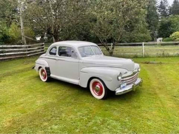 Ford-coupe-super-deluxe-1946-grey