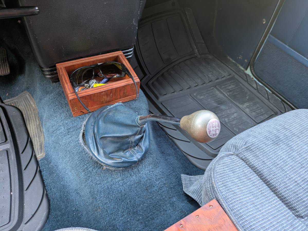 Ford-courier-1982-blue-1