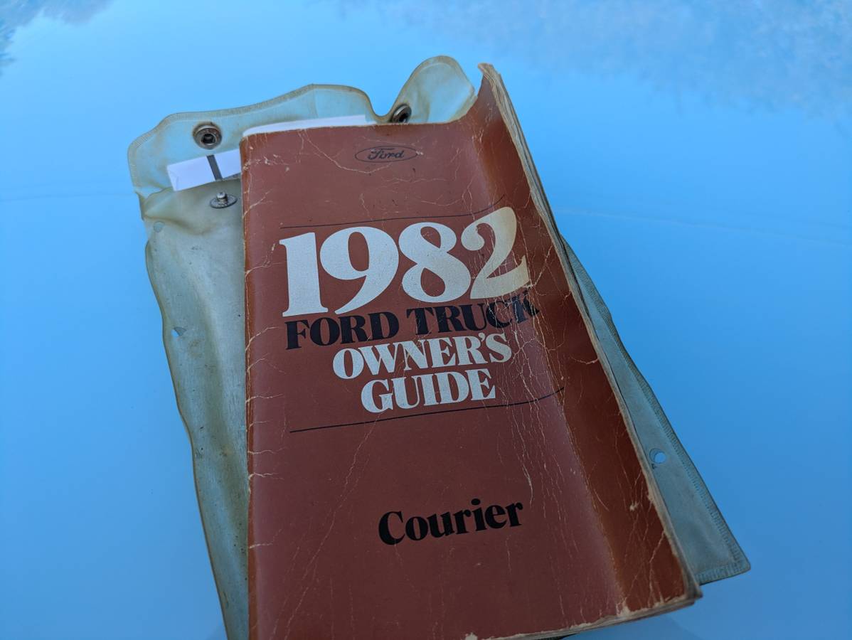 Ford-courier-1982-blue-10
