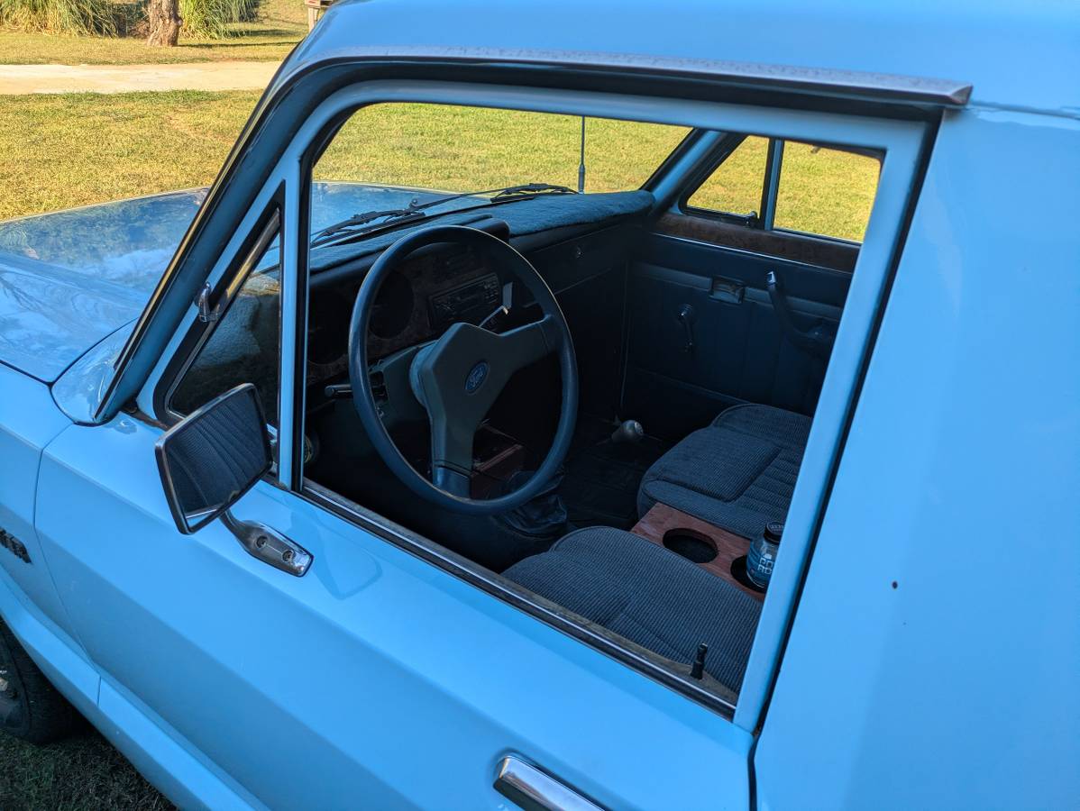 Ford-courier-1982-blue-8