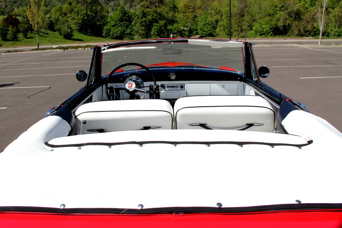 Ford-crestline-sunliner-convertible-1953-15