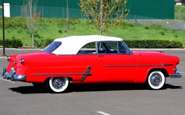 Ford-crestline-sunliner-convertible-1953-3
