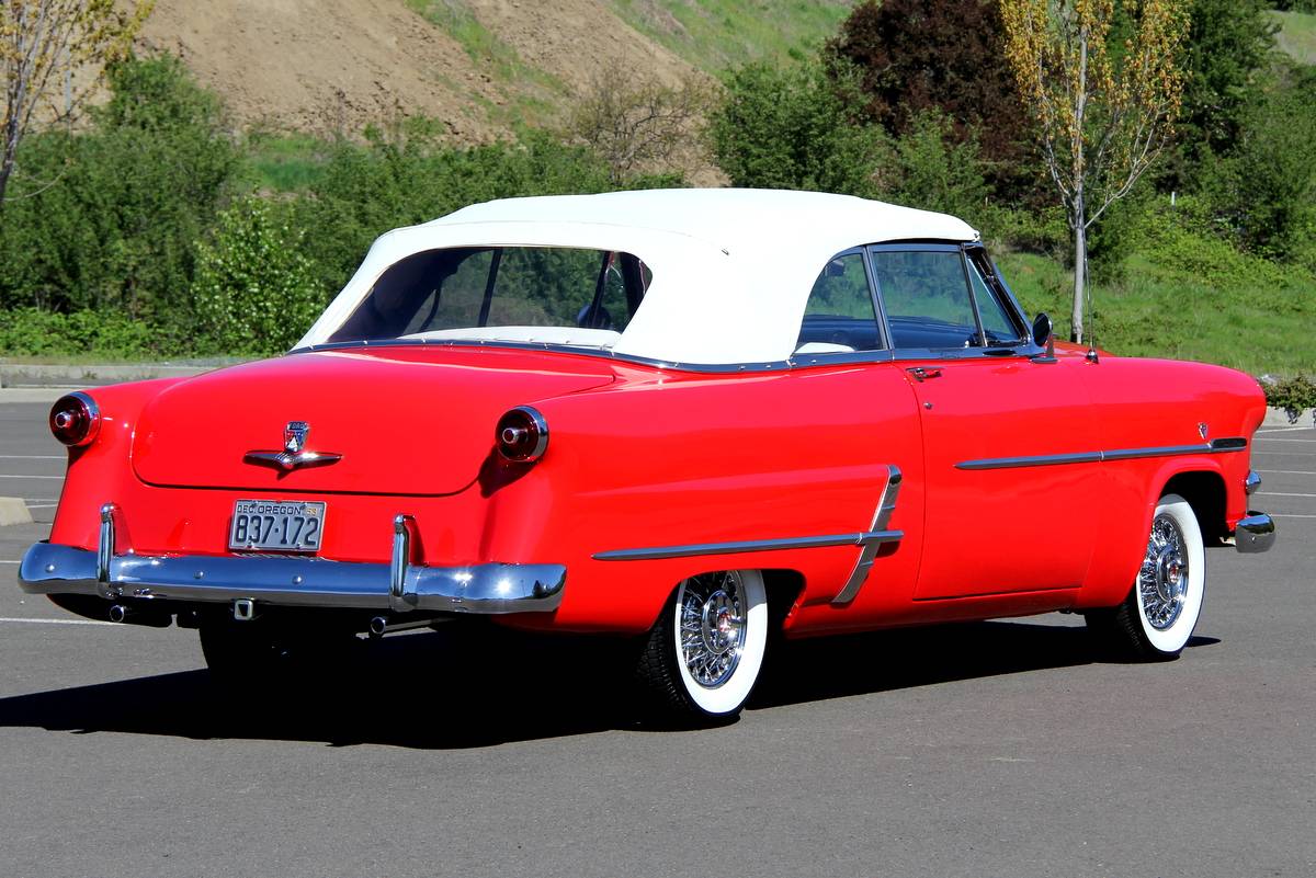 Ford-crestline-sunliner-convertible-1953-4