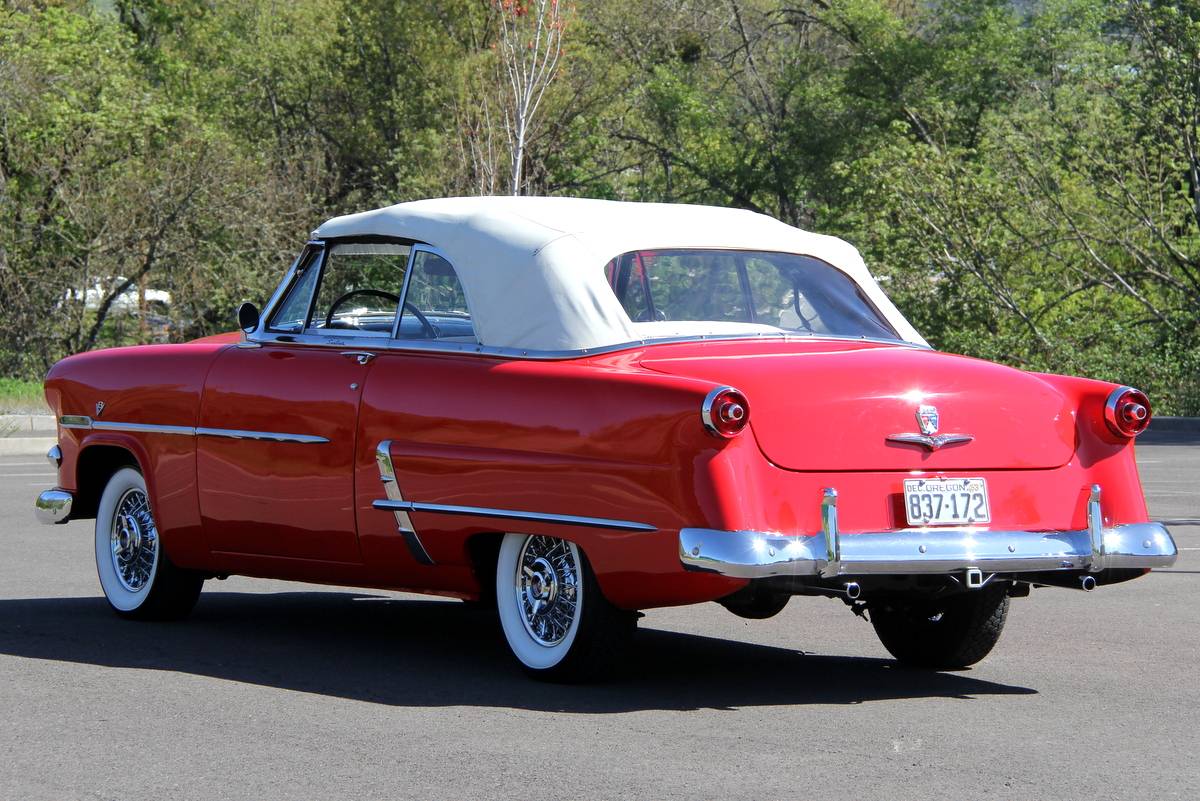 Ford-crestline-sunliner-convertible-1953-6