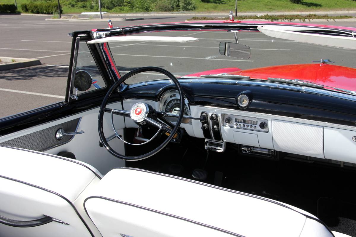 Ford-crestline-sunliner-convertible-1953-7