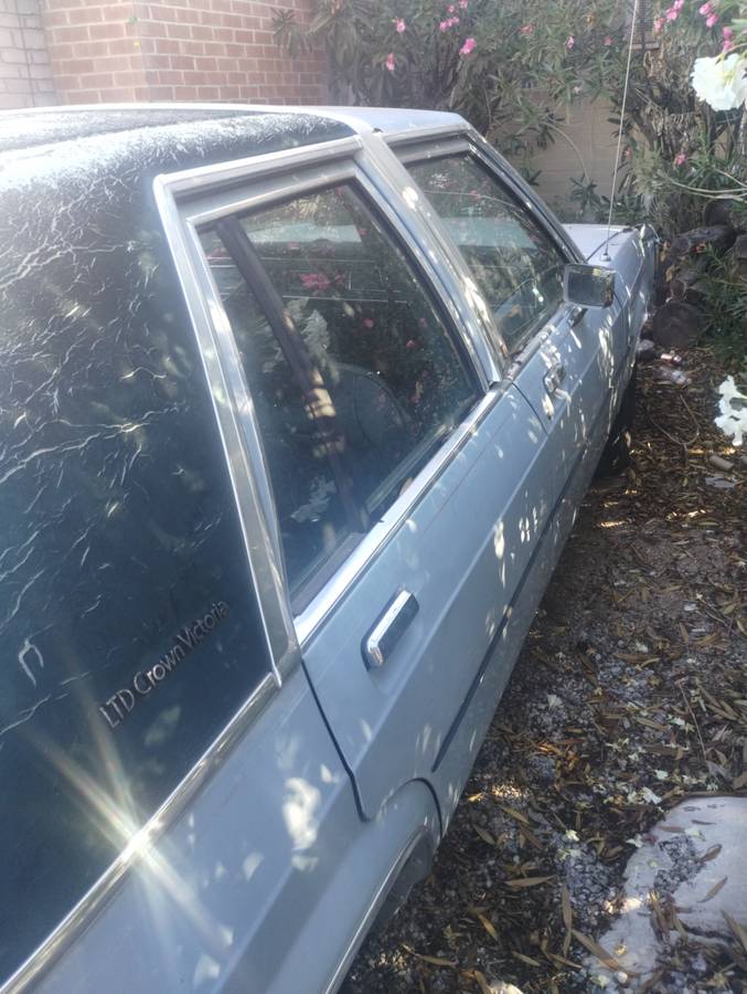 Ford-crown-victoria-1988-blue-1