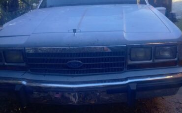 Ford-crown-victoria-1988-blue-3