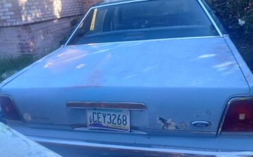 Ford-crown-victoria-1988-blue