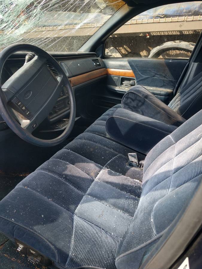 Ford-crown-victoria-1992-1