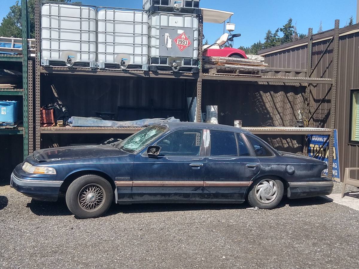 Ford-crown-victoria-1992