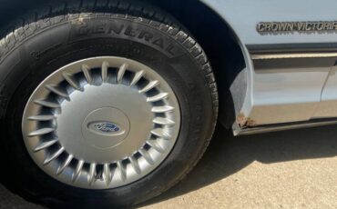 Ford-crown-victoria-1994-silver-3