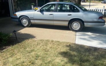 Ford-crown-victoria-1994-silver