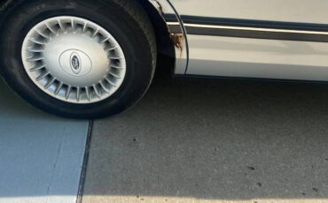 Ford-crown-victoria-1994-silver-4