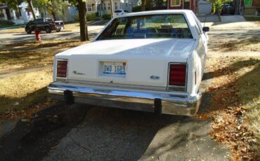 Ford-crown-victoria-lx-1987-white-1