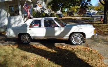 Ford-crown-victoria-lx-1987-white-6