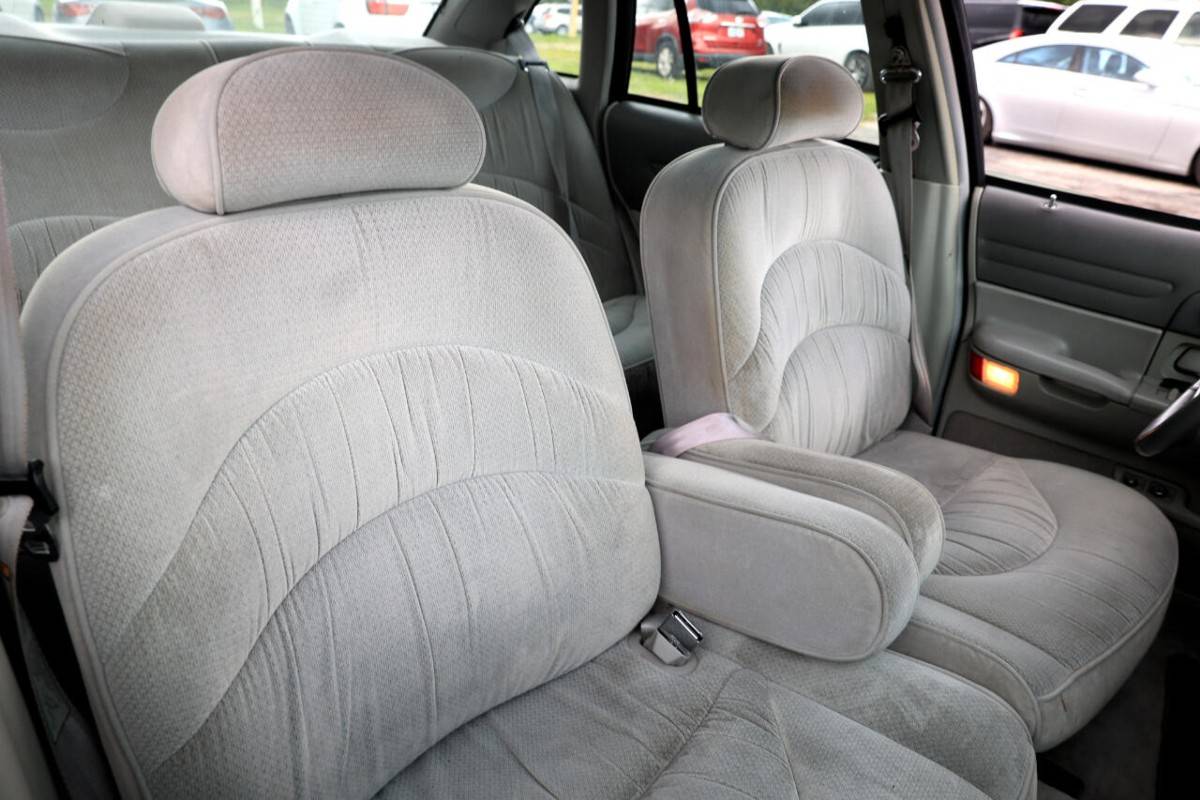 Ford-crown-victoria-lx-1995-black-30