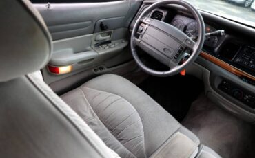 Ford-crown-victoria-lx-1995-black-32