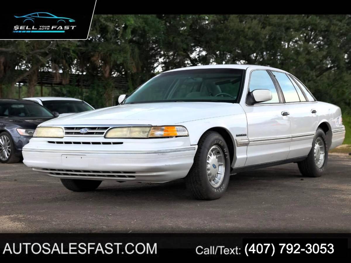Ford-crown-victoria-lx-1995-black-34