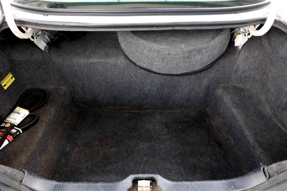 Ford-crown-victoria-lx-1995-black-38