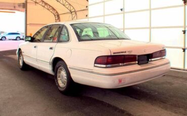 Ford-crown-victoria-lx-1995-black-7