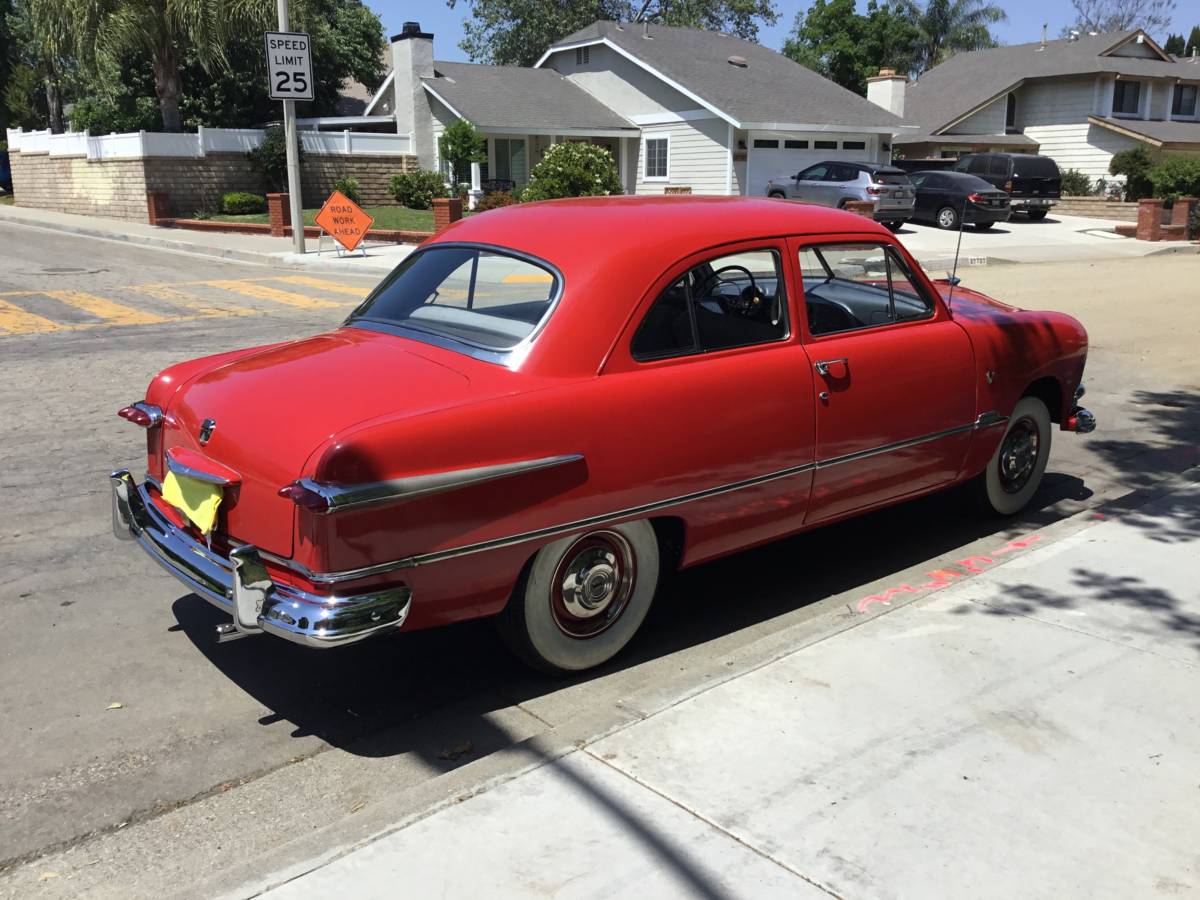 Ford-custom-1951-red-11