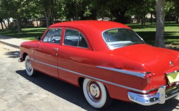 Ford-custom-1951-red-13