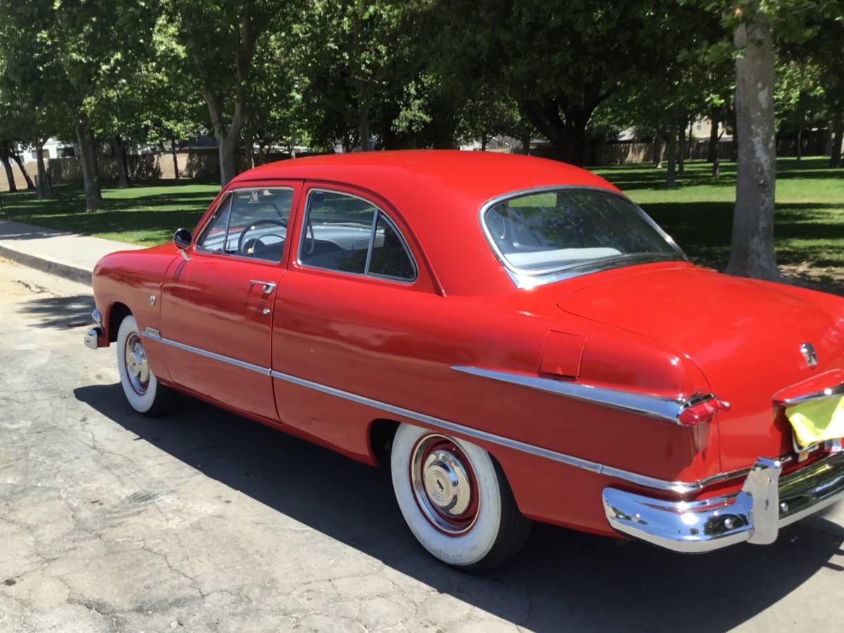 Ford-custom-1951-red-13