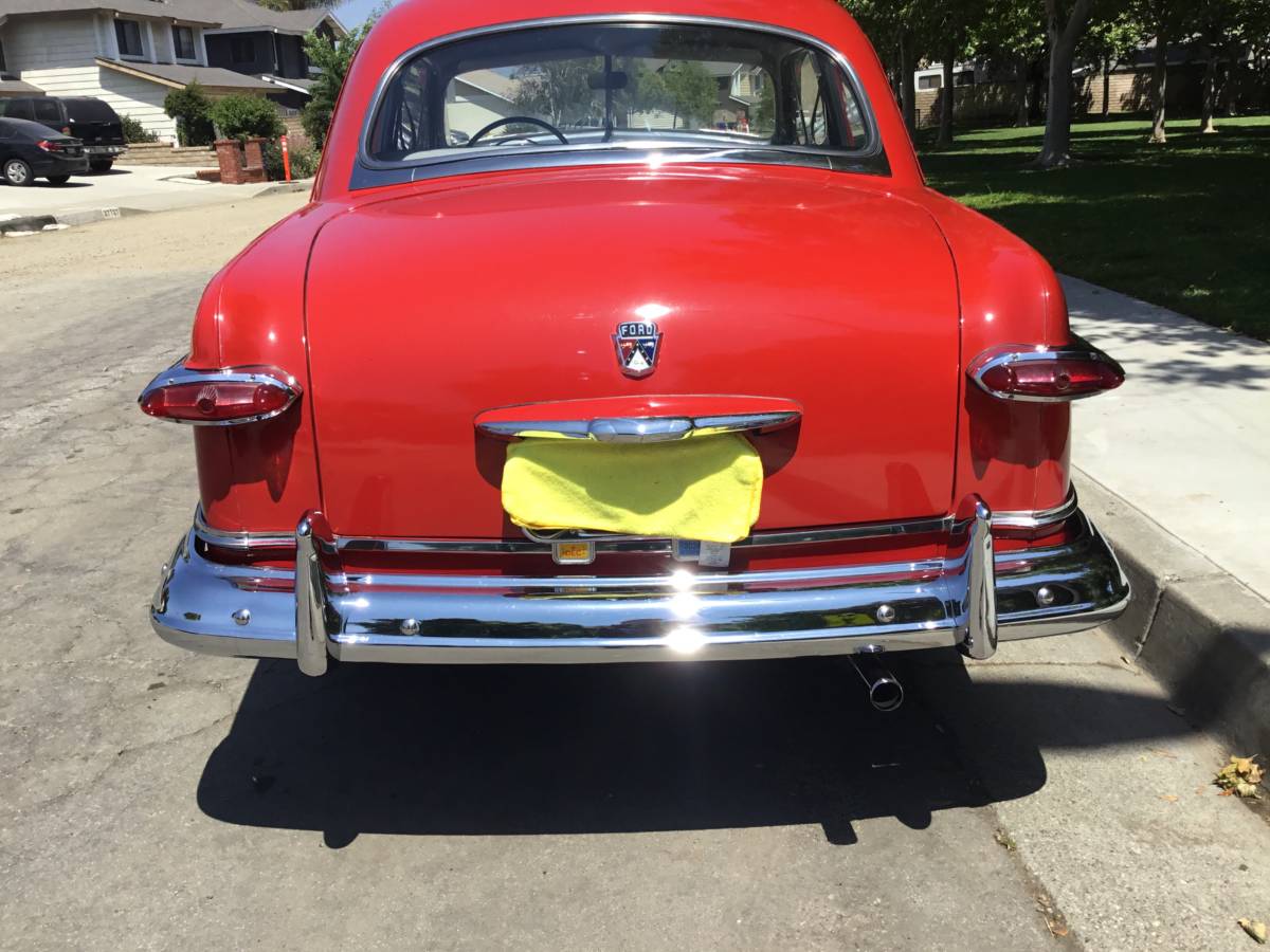 Ford-custom-1951-red-20