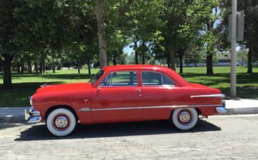 Ford-custom-1951-red