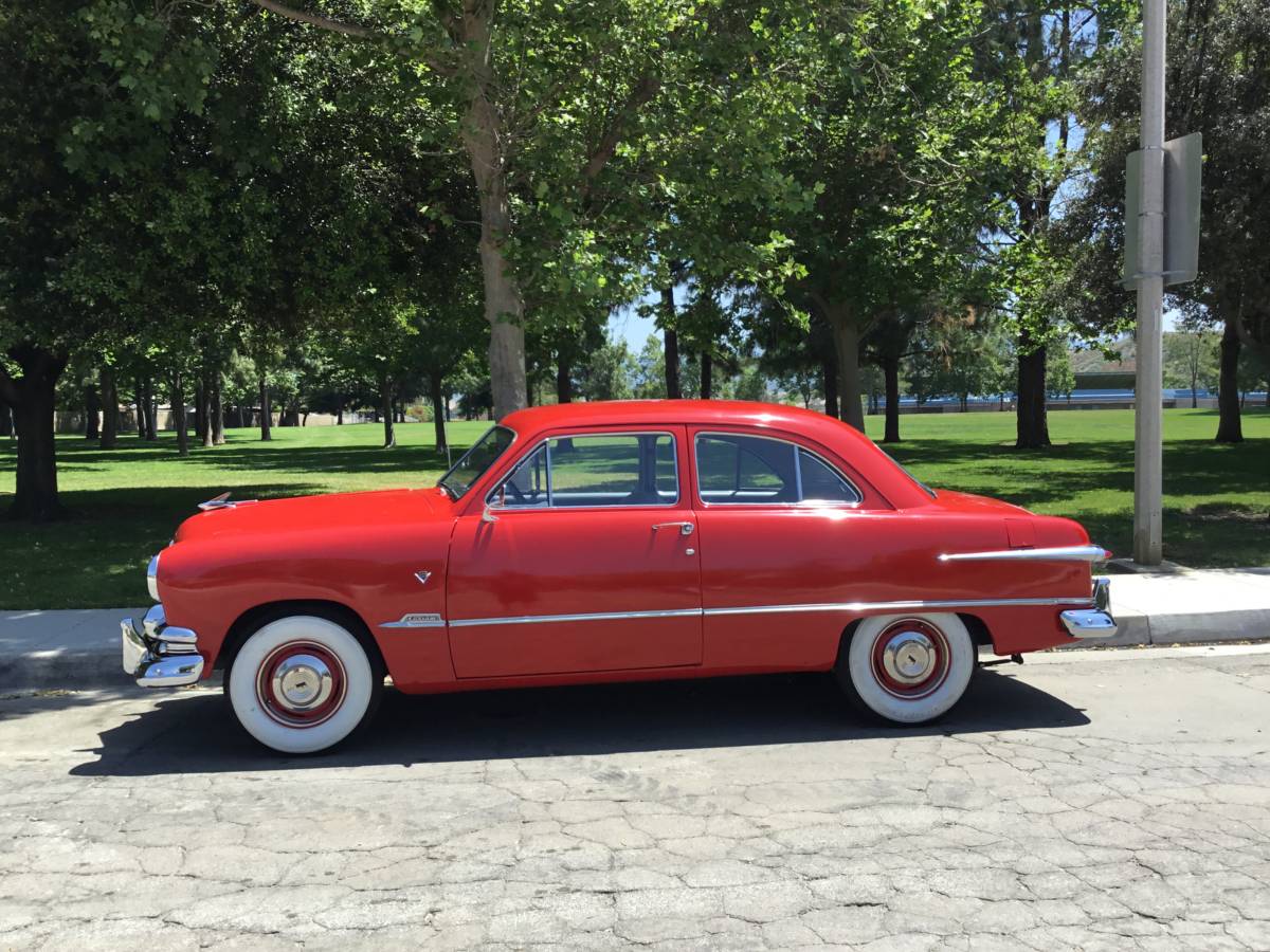 Ford-custom-1951-red