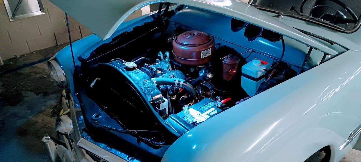 Ford-custom-tudor-1951-blue-5