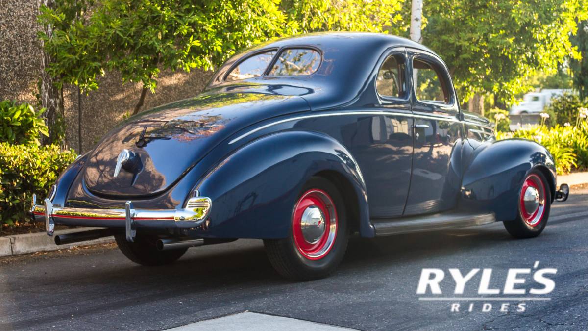 Ford-deluxe-1939-27