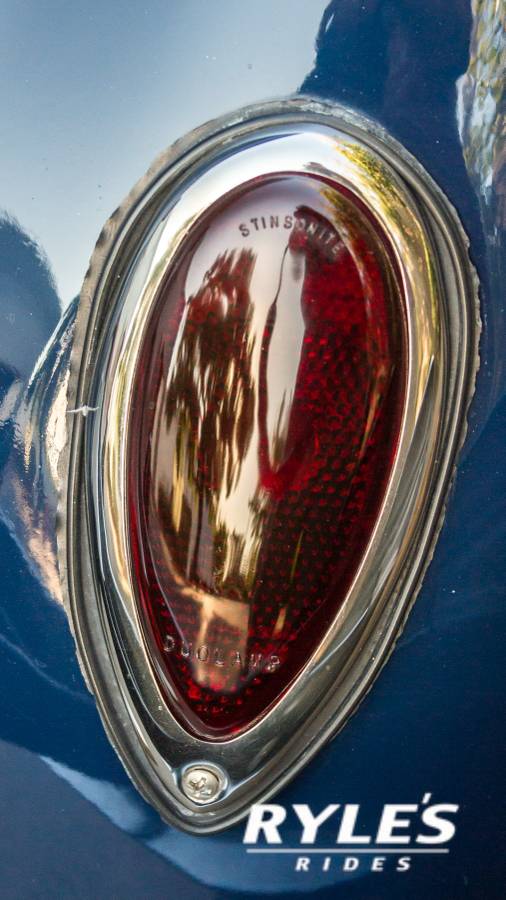 Ford-deluxe-1939-47
