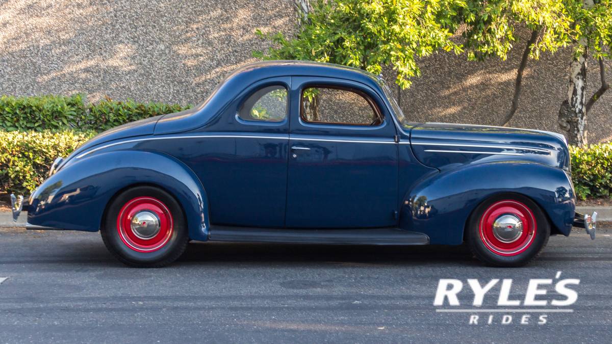 Ford-deluxe-1939-58