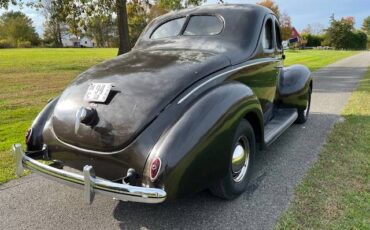Ford-deluxe-1939-brown-2