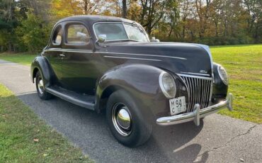 Ford-deluxe-1939-brown
