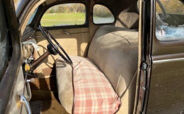 Ford-deluxe-1939-brown-6