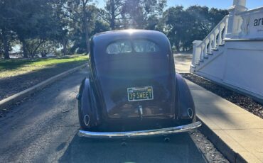 Ford-deluxe-1939-custom-2