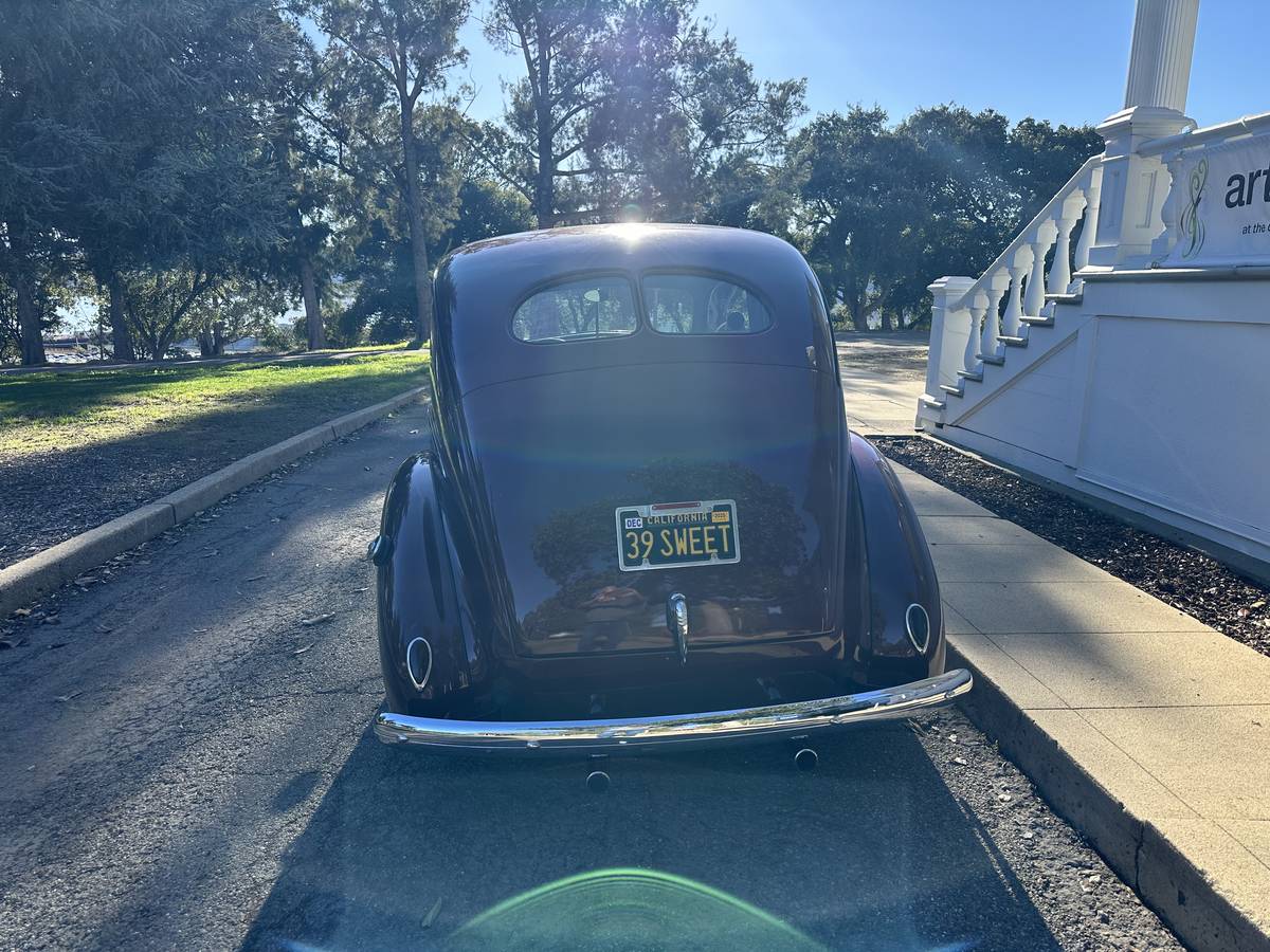 Ford-deluxe-1939-custom-2