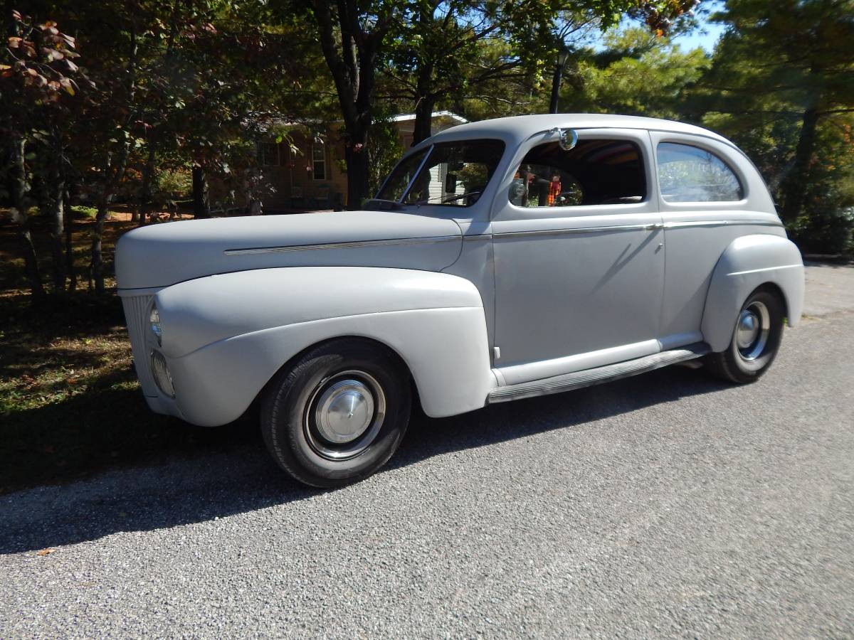 Ford-deluxe-1941-grey-15