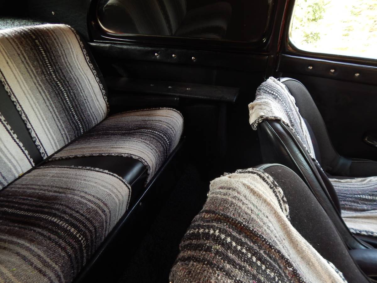 Ford-deluxe-1941-grey-16