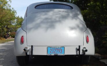 Ford-deluxe-1941-grey-3