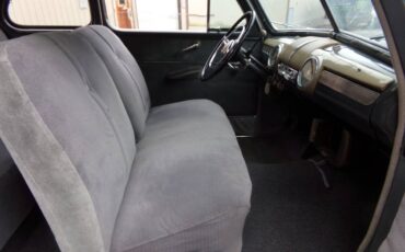 Ford-deluxe-1948-grey-12