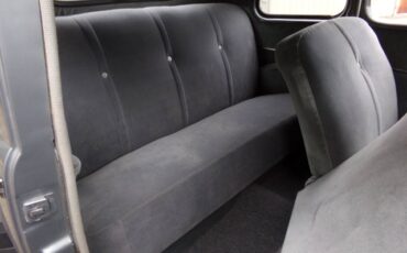 Ford-deluxe-1948-grey-13