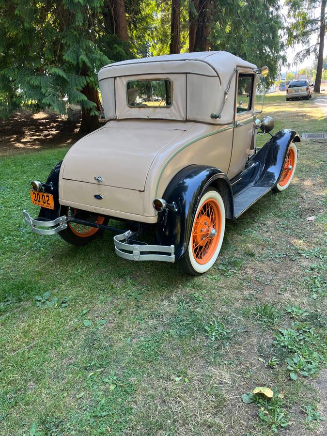 Ford-deluxe-coupe-1928-yellow-1