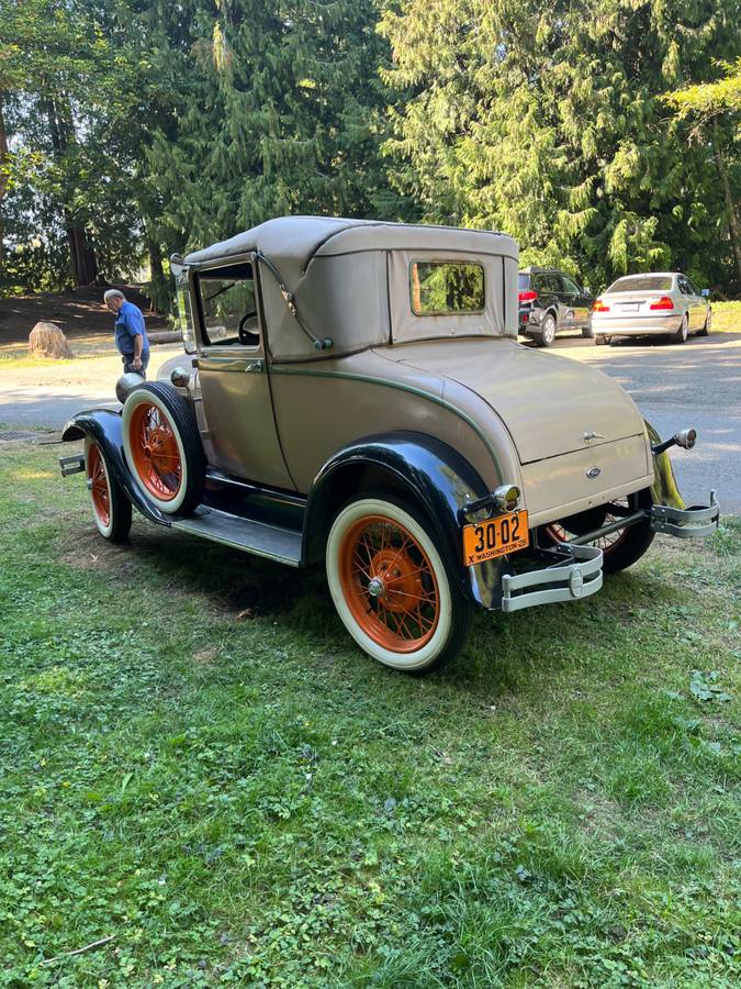 Ford-deluxe-coupe-1928-yellow-3