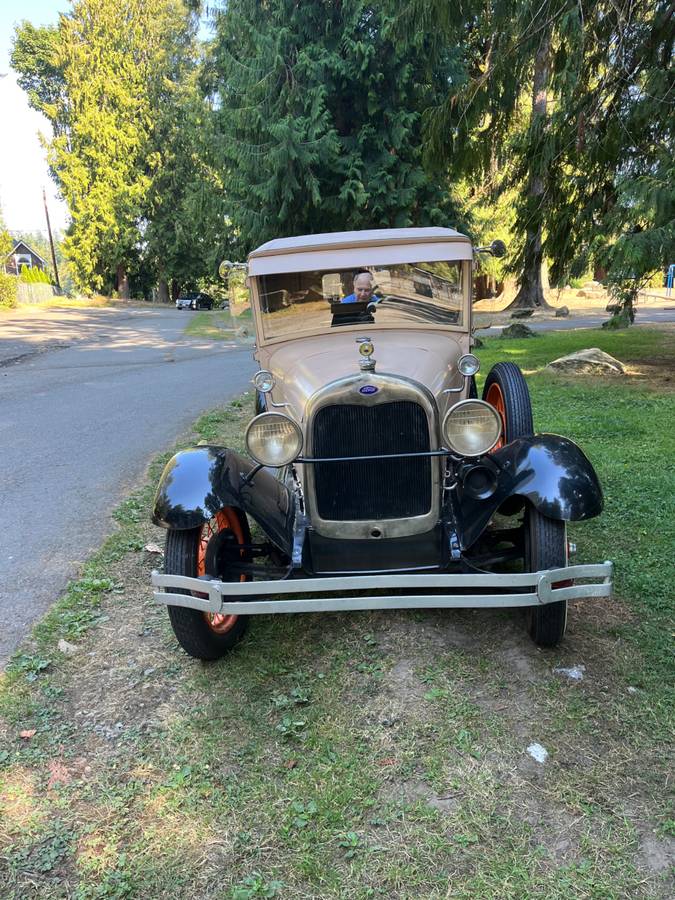 Ford-deluxe-coupe-1928-yellow-4