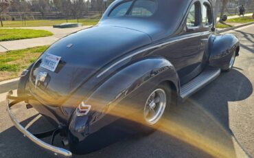 Ford-deluxe-coupe-1940-blue-3