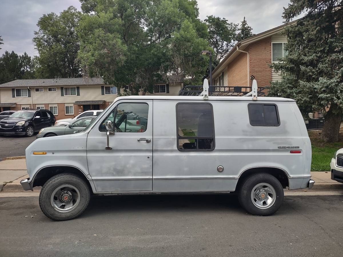 Ford-e-150-econoline-1979-grey-4