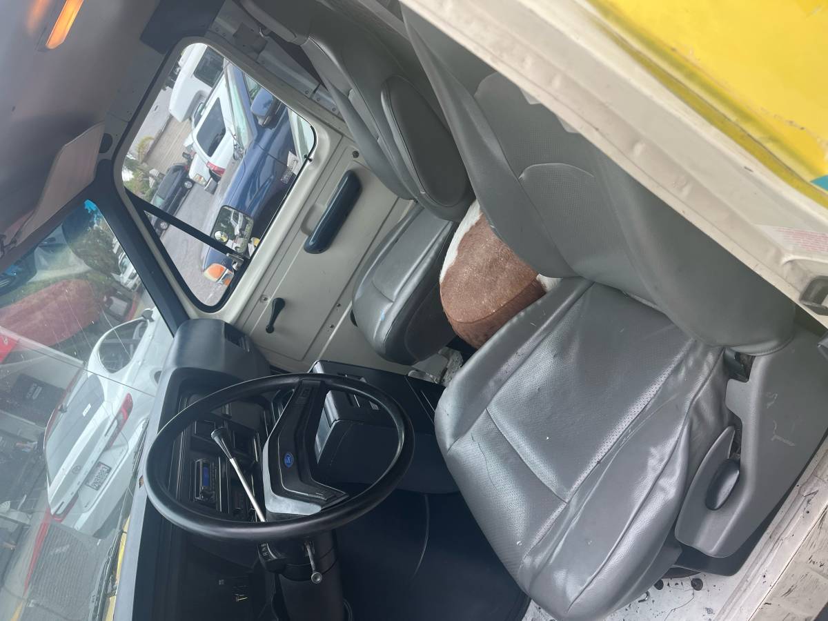 Ford-e-150-econoline-1991-yellow-4